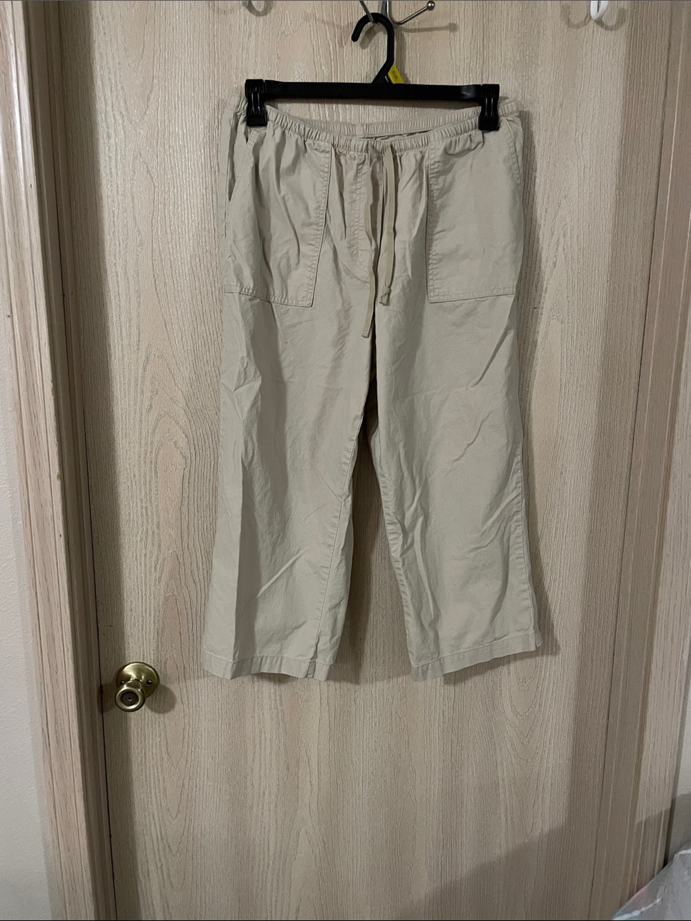L.L. Bean Women's Cropped Drawstring Pants in Cream